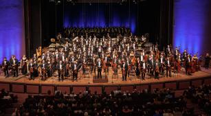 A Orquestra Sinfônica do Paraná no Teatro Guaíra (divulgação)