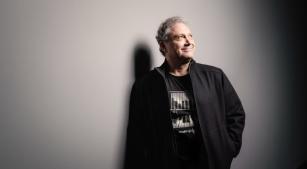 O maestro Richard Eggar [Divulgação/Marco Borggreve]