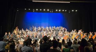 Orquestra Sinfônica de Piracicaba é aplaudida após a apresentação (Revista CONCERTO, Jorge Coli)