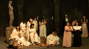 Cena de ‘Suor Angelica’, produção da Cia. Ópera São Paulo (divulgação, Giorgi Bastos Coelho)
