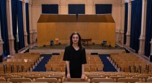 A jornalista Camila Fresca é a nova curadora da Estação Motiva Cultural [Divulgação/Pedro Cardoso]