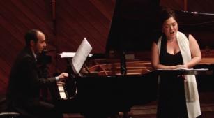 Kindra Scharich e Ricardo Ballestero em recital nos Estados Unidos [Reprodução/YouTube]