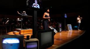 Marly Montoni e Enrique Bravo durante ensaio na Sala Minas Gerais [Divulgação]
