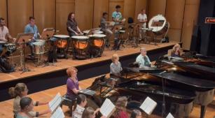 Ensaio do concerto com obras de Jocy de Oliveira e Igor Stravinsky [Reprodução/Facebook]