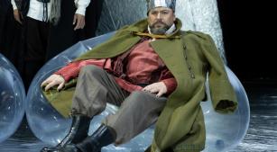 Cena da ópera 'Macbeth', de Giuseppe Verdi, no Theatro Municipal de São Paulo [Divulgação]