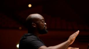 O maestro Vimbayi Kaziboni [Divulgação]