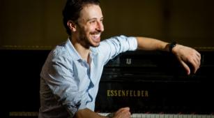 O pianista Pablo Rossi se apresenta no Teatro Cultura Artística [Divulgação]