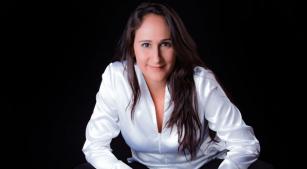 A maestra brasileira Simone Menezes [Divulgação]