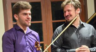 Guido Sant’Anna e Cristian Budu, na Sala Watari, em Campinas (arquivo Jorge Coli)