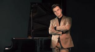 O pianista Piotr Alexewicz, atração do Festival Chopin [Divulgação]