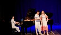 José Sacramento, Calebe Faria e Carolina Morel em apresentação do espetáculo no Theatro da Paz, em Belém [Agência Pará]