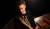 O percussionista Colin Currie [Divulgação/Linda Nylind]