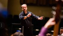 O maestro Wagner Polistchuk rege as apresentações [Divulgação]