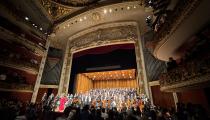 Público aplaude os artistas ao fim do Réquiem de Verdi (Revista CONCERTO)