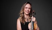 A violinista Carolina Kliemann será a solista das apresentações [Divulgação/Osesp]