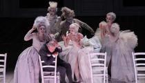 Cena de  'L’opera seria', de Florian Leopold Gassmann [Divulgação/Brescia e Amisano/Teatro Alla Scala]