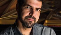 O pianista André Mehmari [Divulgação/Tarita de Souza]