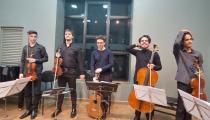 O Quarteto Orlando Fagnani e o violonista Guilherme Arce durante apresentação na Sala Kat Brown, em Campinas [Divulgação]