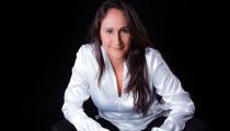 A maestra brasileira Simone Menezes [Divulgação]