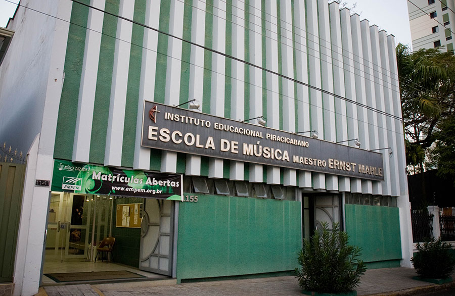 Fachada da Escola de Música de Piracicaba Empem (wikimedia commons, Fábio Mendes)
