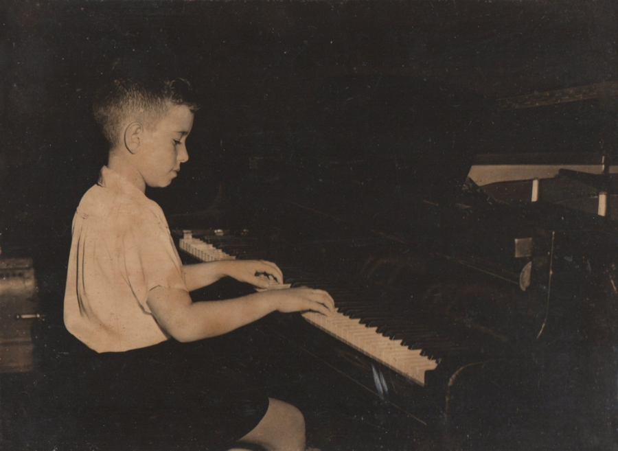 O pianista Nelson Freire ainda criança [Acervo de família]