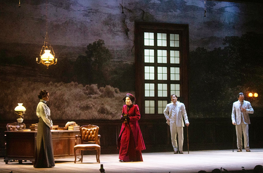 Cena de A profissão da senhora Warren, de Maurício de Bonis (divulgação, Fábio Prieto)