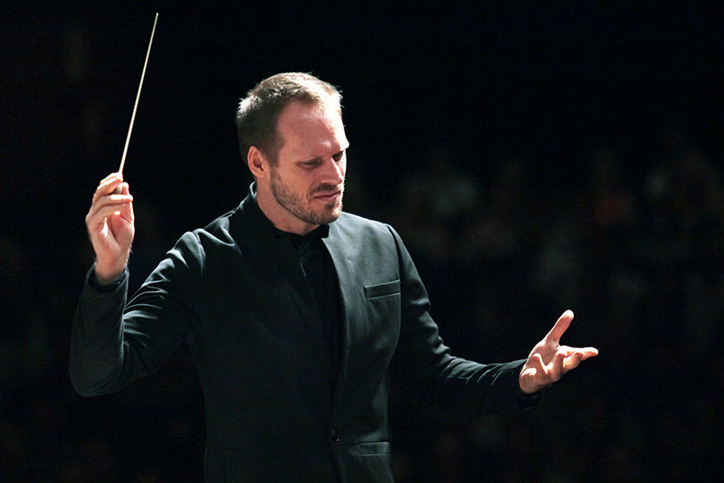 Maestro Tobias Volkmann (divulgação, Karin van der Broocke)